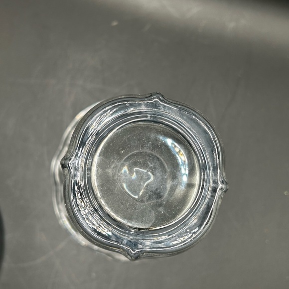 MIKASA STUDIO NOVA "WINTER ROSE" FLOWER VASE - Picture 5 of 5